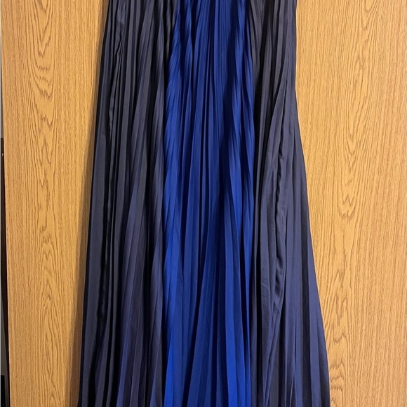BCBGMaxazria Two Tone Blue Pleated Skirt - Picture 1 of 4